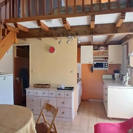 A Warm House, Private Terrace