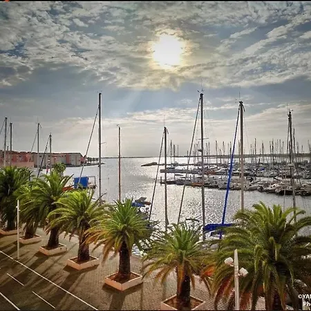 A Warm House, Private Terrace * Gruissan